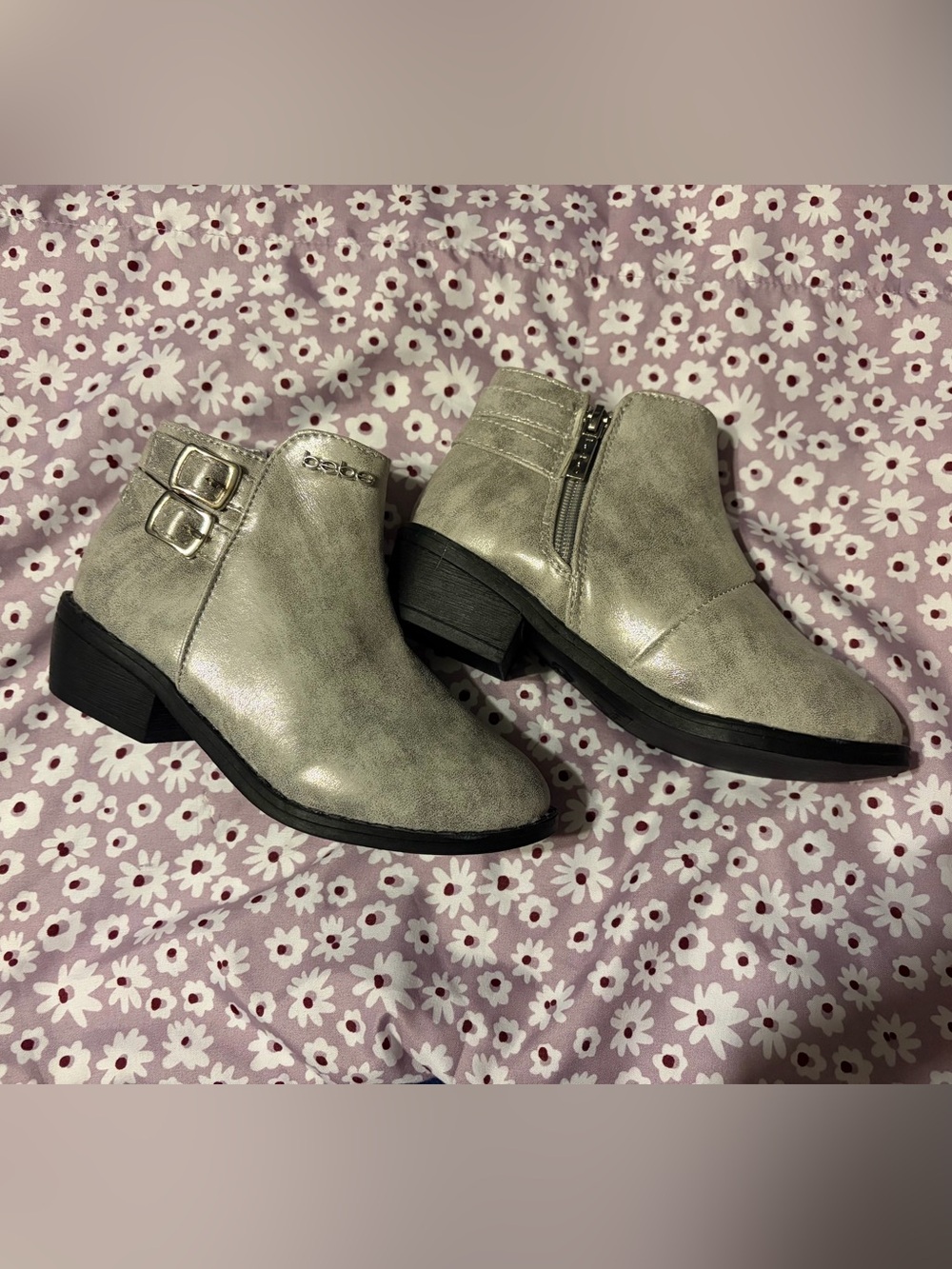 bebe Girls Metallic Silver Ankle Booties